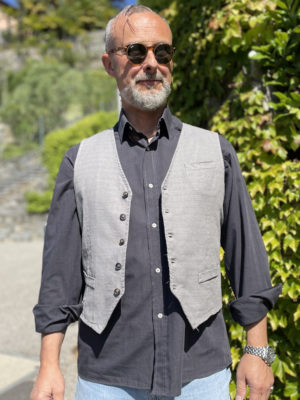 Alternative view of GILET J