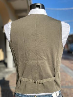 Alternative view of GILET J