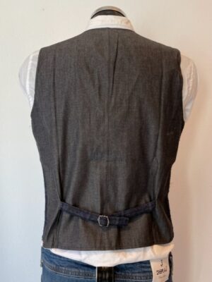 Alternative view of GILET J