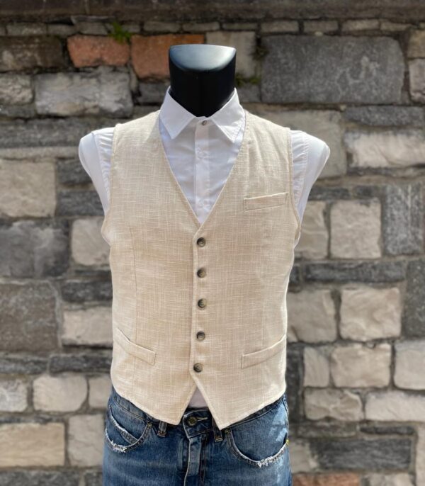B.GILET
